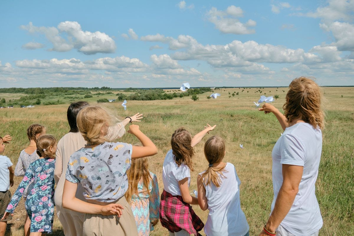 People in Kin's settlement «Bolshaya Medveditsa»