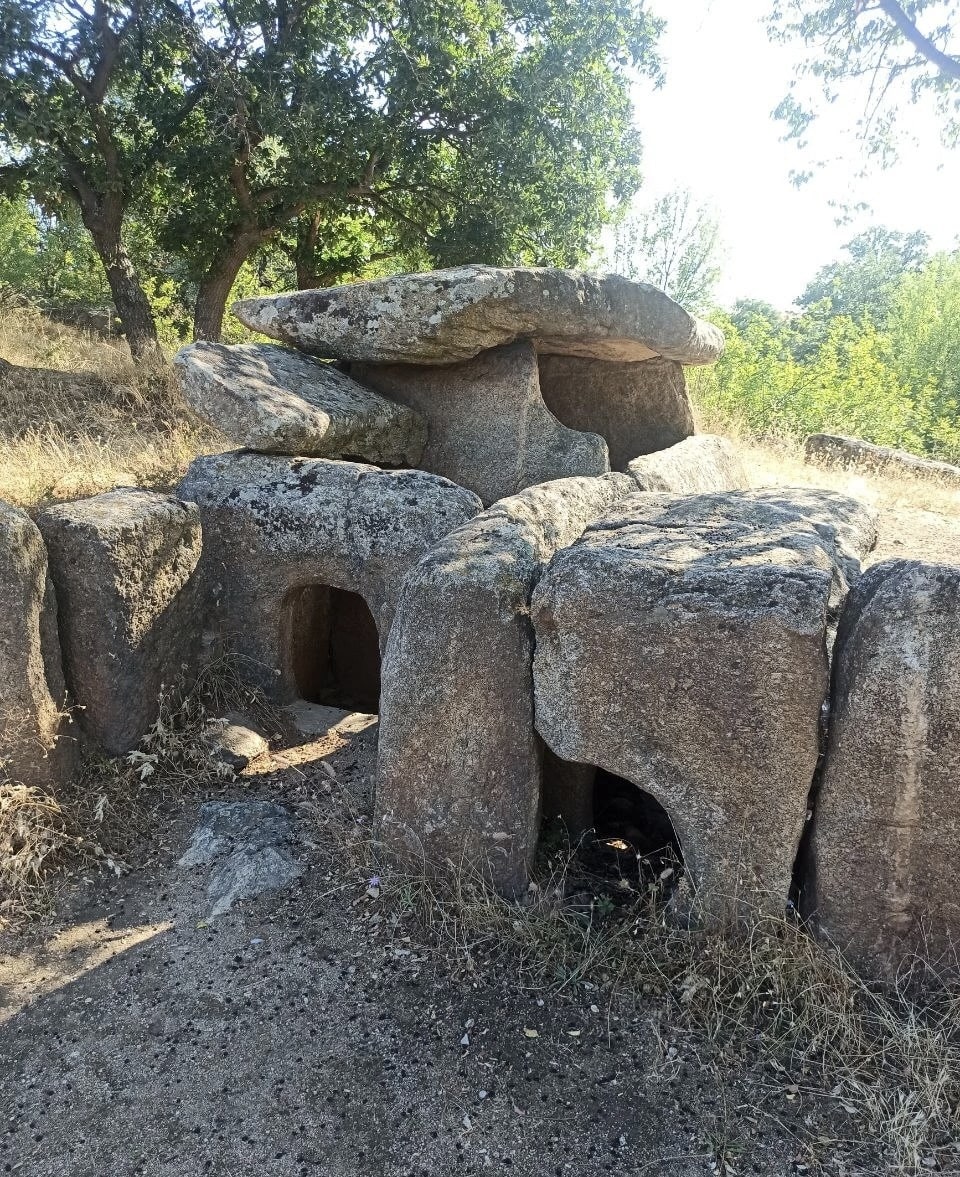 dolmens