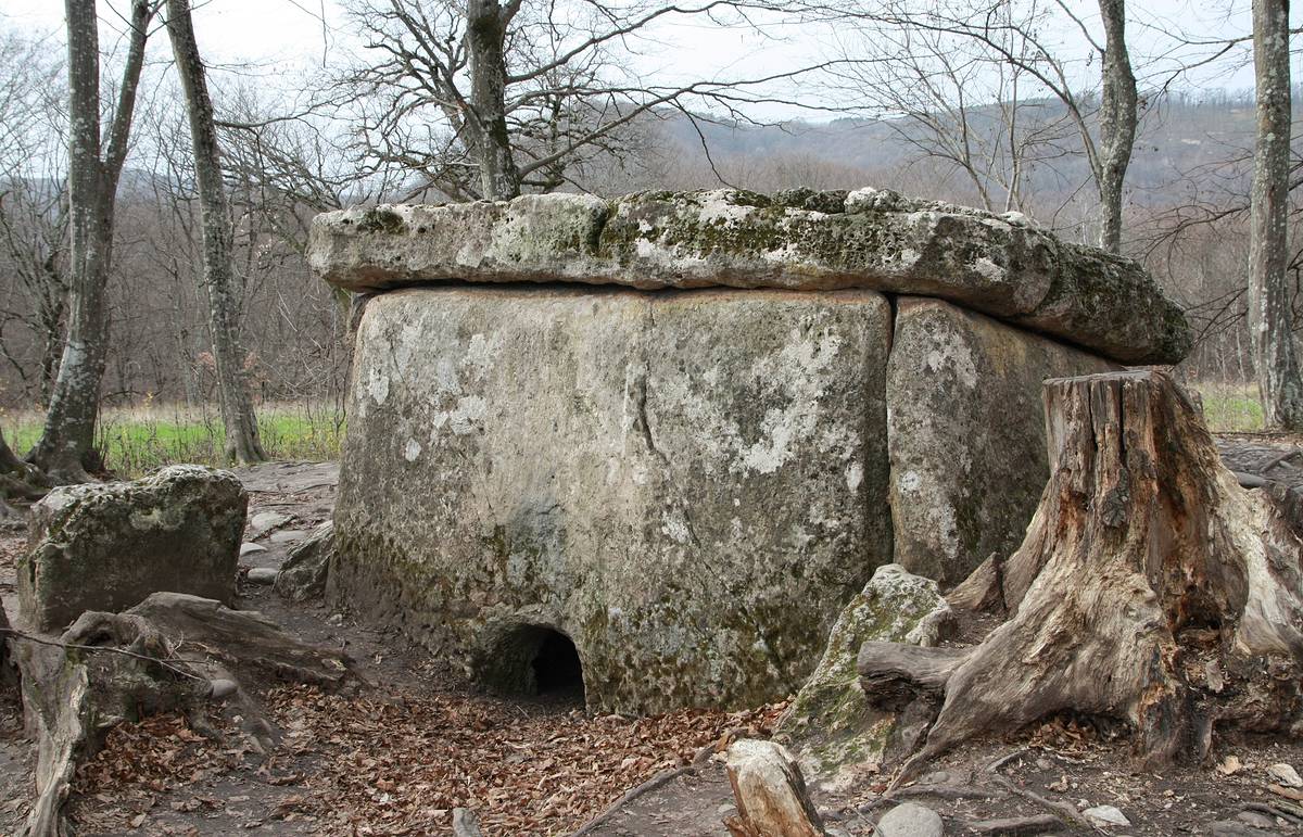 dolmens