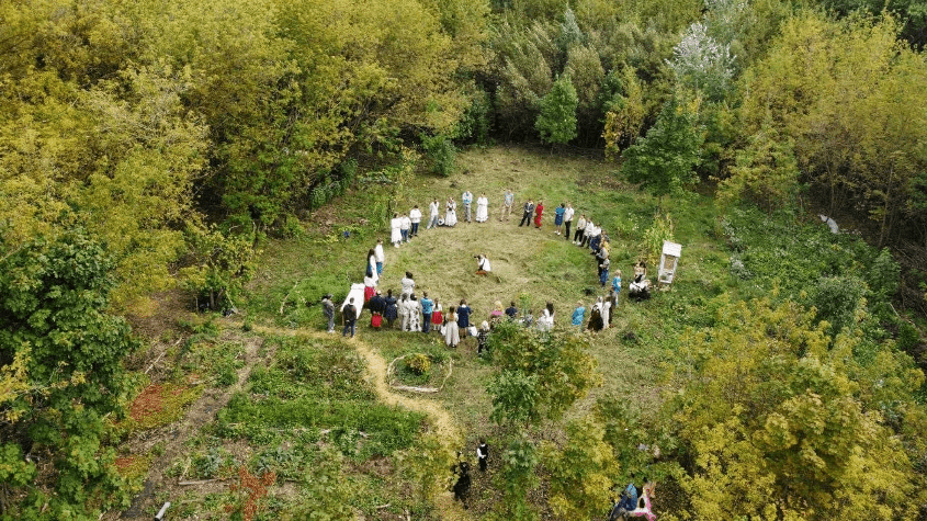 How weddings are celebrated in the kin’s settlements